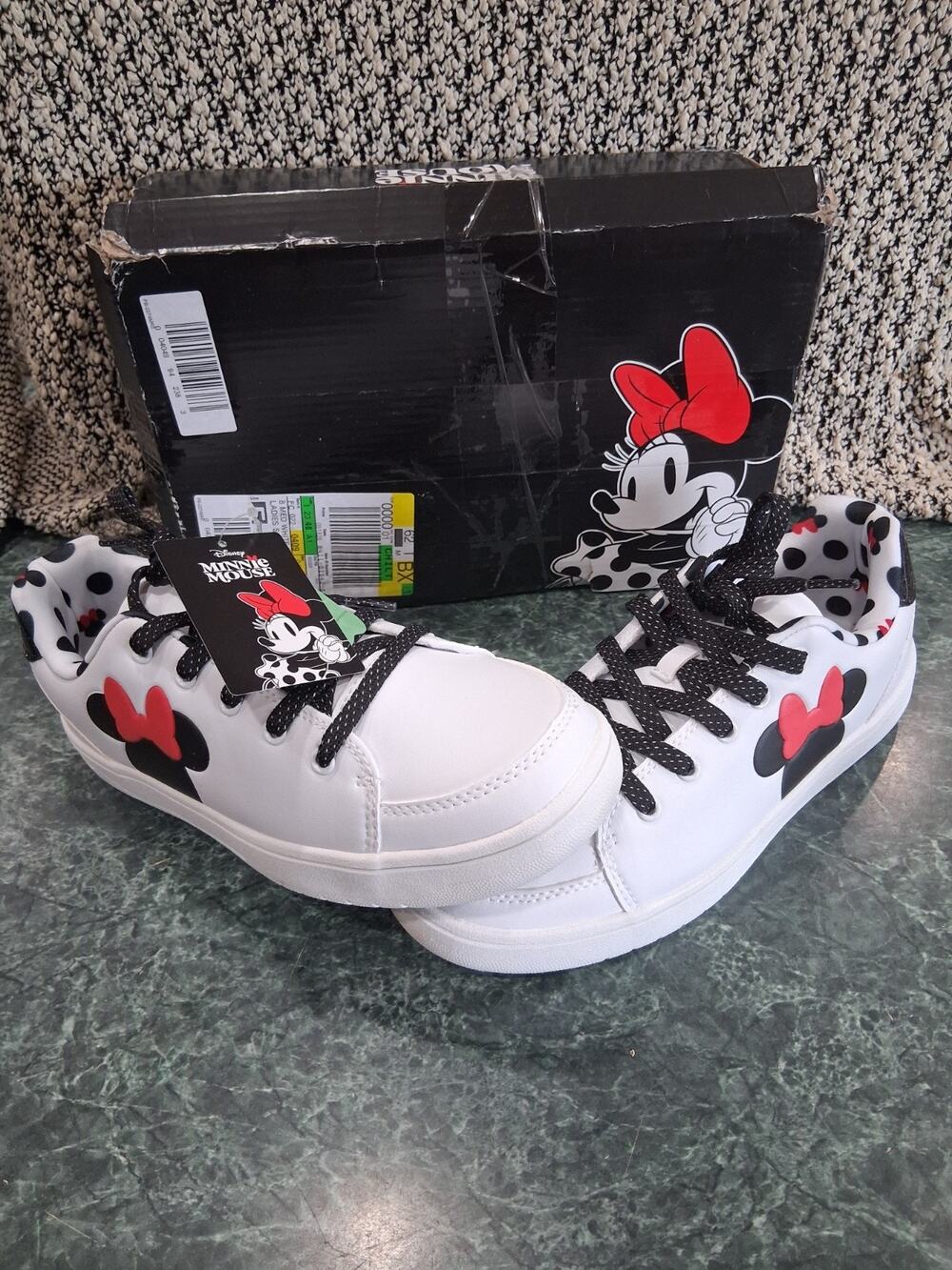 Disney Minnie Mouse Sneakers Ladies Size 8 White Polka Dot Laces Red Bow New